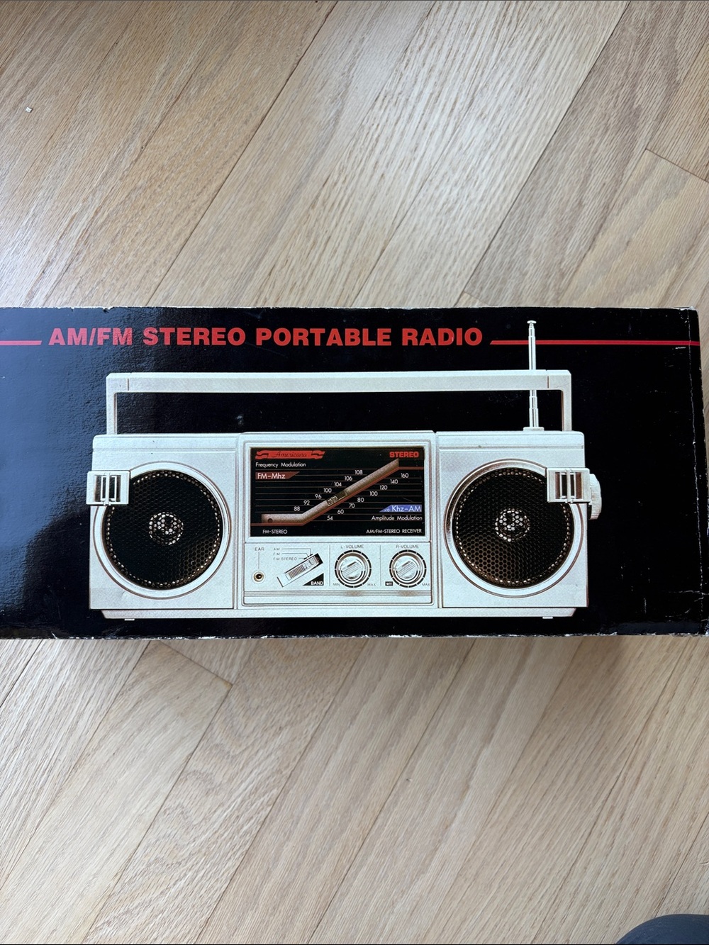 Vintage AM/FM Stereo Portable Radio - White